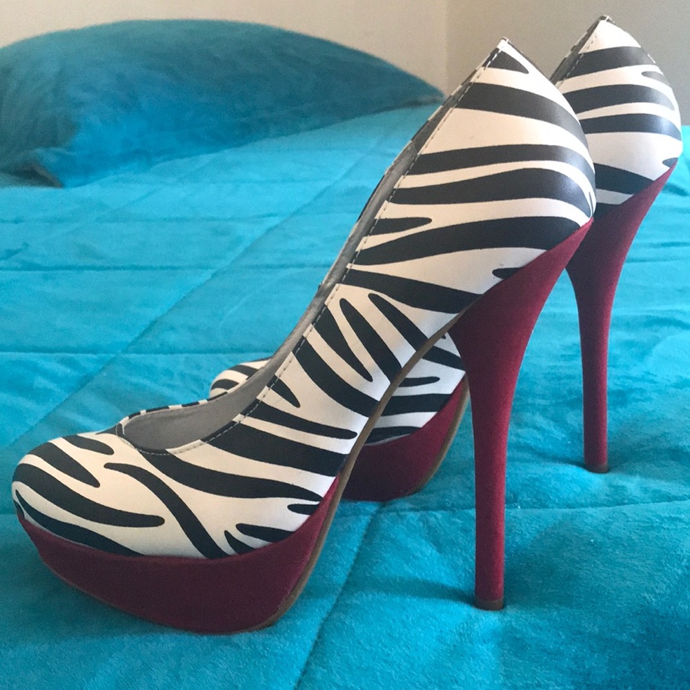 Shoes - Picture 3 of 3